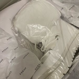 New in packaging Guess snow boots